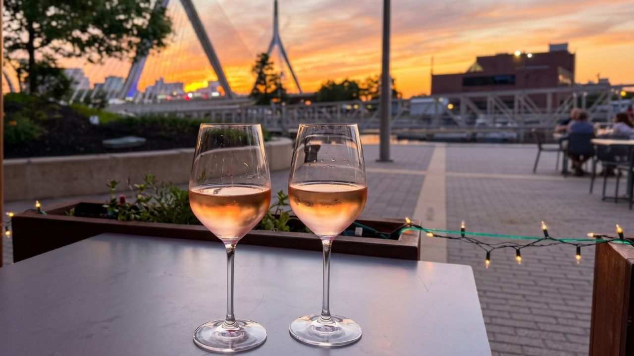 【Community】 ディナーセット 　Morning Rose サーバー Summer Rosé Soirée - Boston Restaurant News and Events